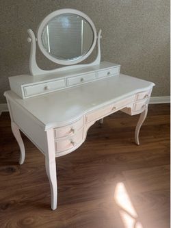 White Pottery Barn Vanity with Hutch