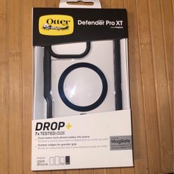 OtterBox - Defender Series Pro XT Hard Shell for MagSafe for Apple iPhone 16 Pro Max - Black