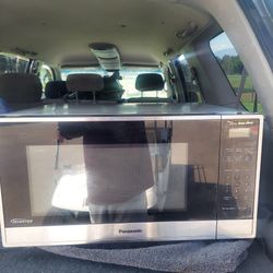 Nice Big Panasonic Microwave.  Very Clean.  Works Great