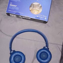 JBL Tune 520BT Wireless Bluetooth On-Ear Headphones Blue New Sealed