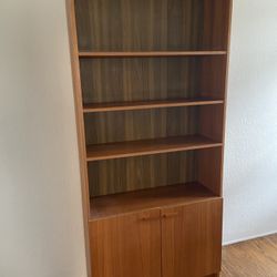 Mid-Century Modern Bookshelf 
