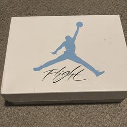 Jordan 4  UNC Blue