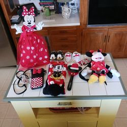 8 Piece Mini Mouse collection