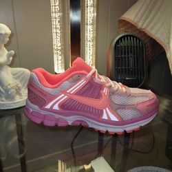 Nike Zoom Vomero 5 PINK (Women Size 5.5, 6.5, 7 & 8)