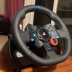 Logitech G29 Driving Force Racing Wheel and Floor Pedals