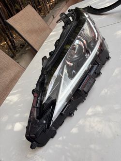 Lexus ES250 driver headlamp