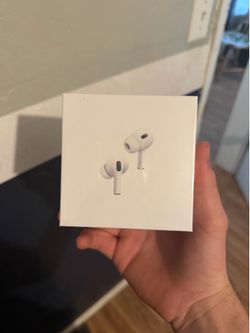 Headphones/airbuds