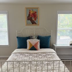 Best Offer‼️‼️ Queen Bed And Frame!!