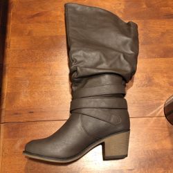 Journee Collection Women’s Wide Calf Late Boot