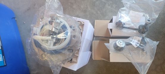 2004 Cadillac CTS Rear Hub Bearingss w/t End Links