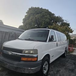 Chevrolet  Express 3500