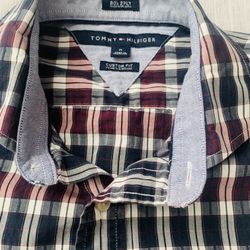 Tommy Hilfiger Men’s Size M Custom Fit Casual LS Shirt Red Plaid