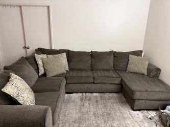 Gray Fabric Sectional Sofa with Chaise