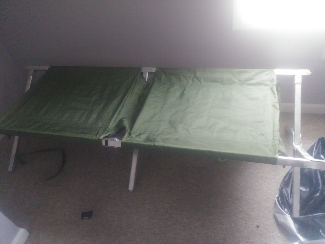 2 army cots