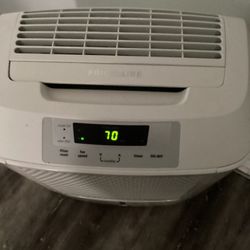 Frigidaire 50 pint dehumidifier electric works great