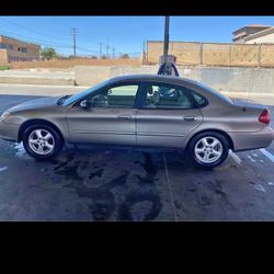 2003 Ford Taurus