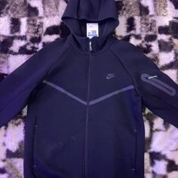 New Black Top Nike Tech Fleece
