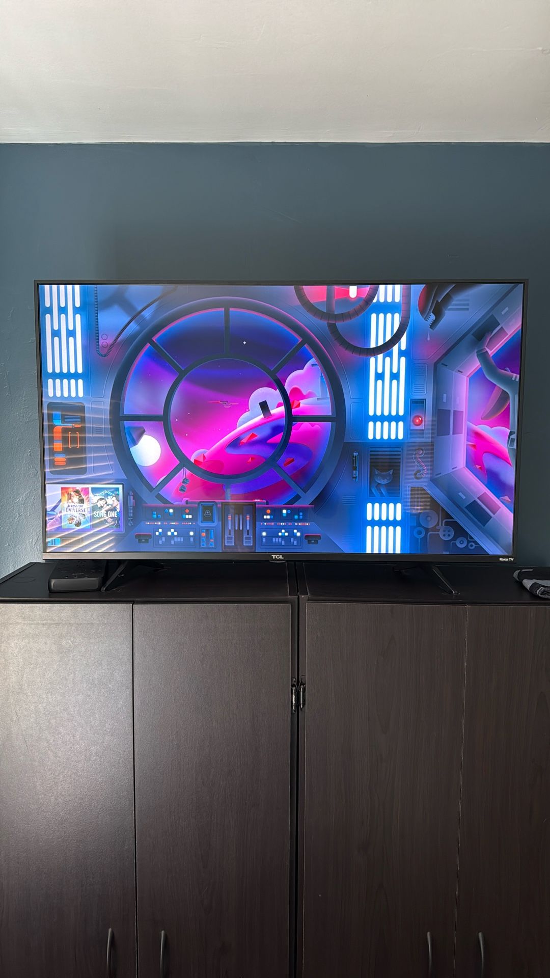 TCL 43” 4K UHD Dolby Vision Roku Smart TV (43S515)