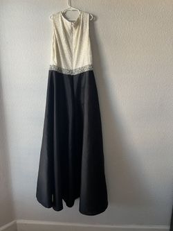 Adrianna Papell Black And Ivory Formal Dress. Size 8. Great Condition. 