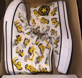 Converse boys size 1 new