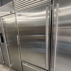 Sub Zero Stainless Steel Bottom Freezer 30” Built In Refrigerator 