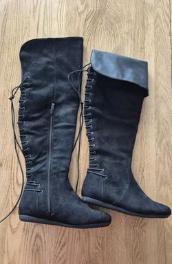 Over the Knee/Knee High Boots size 7
NEW