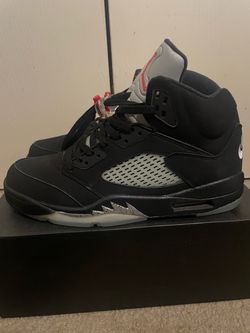 Air Jordan 5 "Metallic Black" Air Jordan 1 "Lost and Found" Air Jordan 4 "Bred"