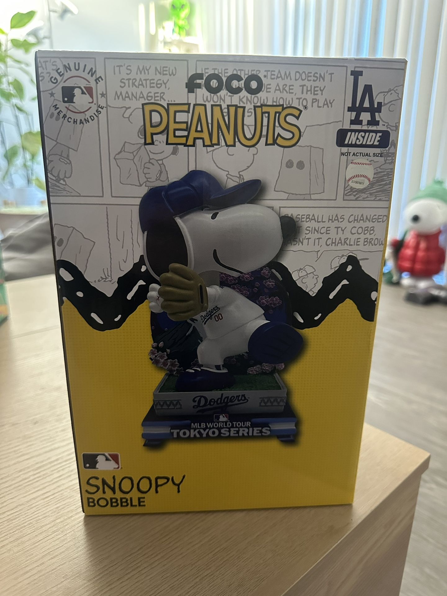Los Angeles Dodgers Snoopy Peanuts 2025 Tokyo Series Bobblehead