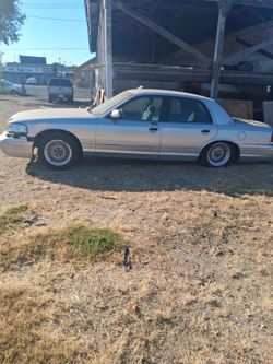 2001 Ford Crown Victoria