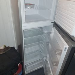 Refrigerator ((Mini))