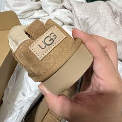 UGG’s Size 9 Women’s