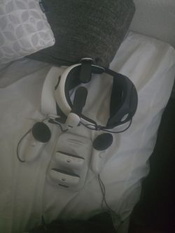 Quest 3s with controllers