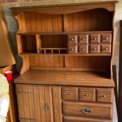 Real nice antique 1980s china cabinet