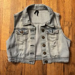 Light blue denim cropped button-up vest