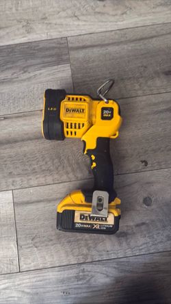 Dewalt flashlight
