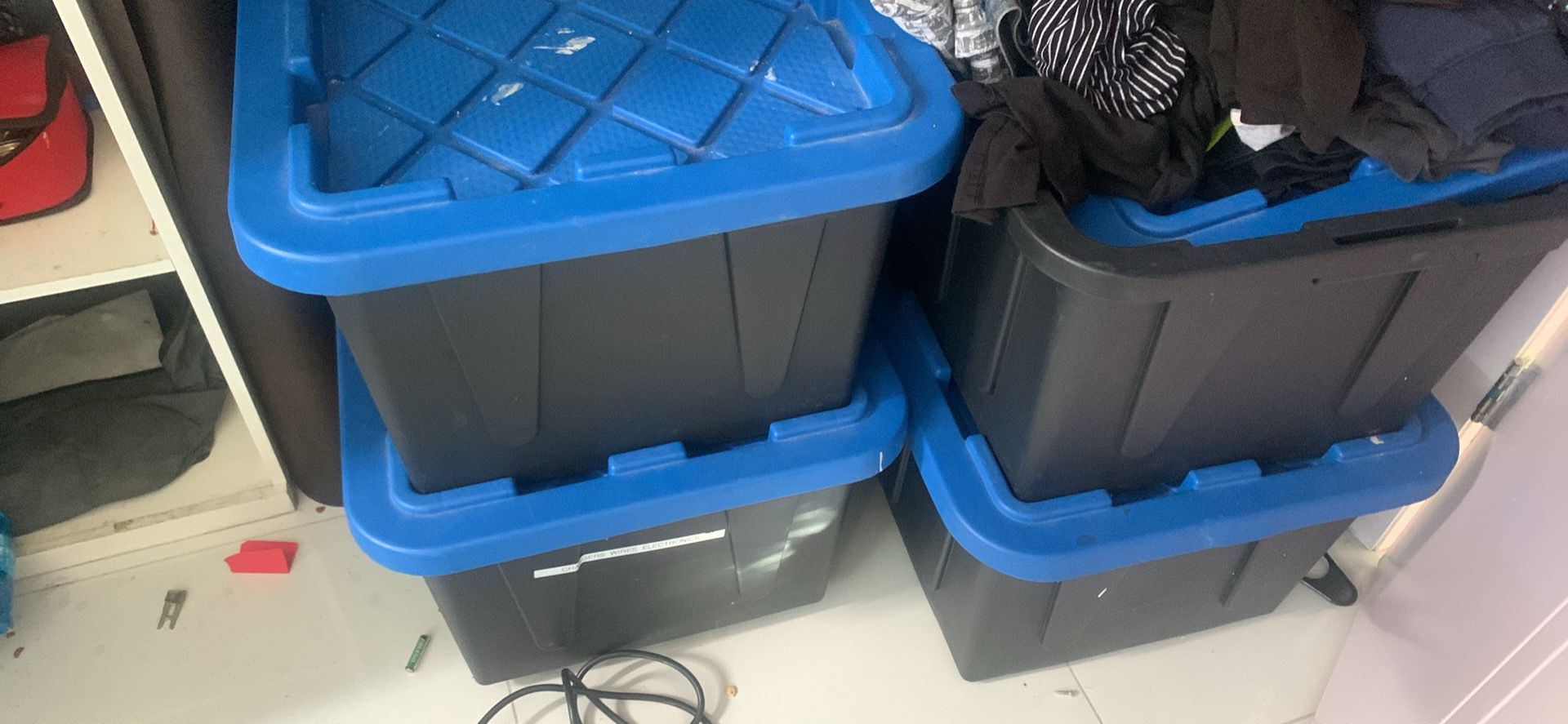 4 Large Storage Containers