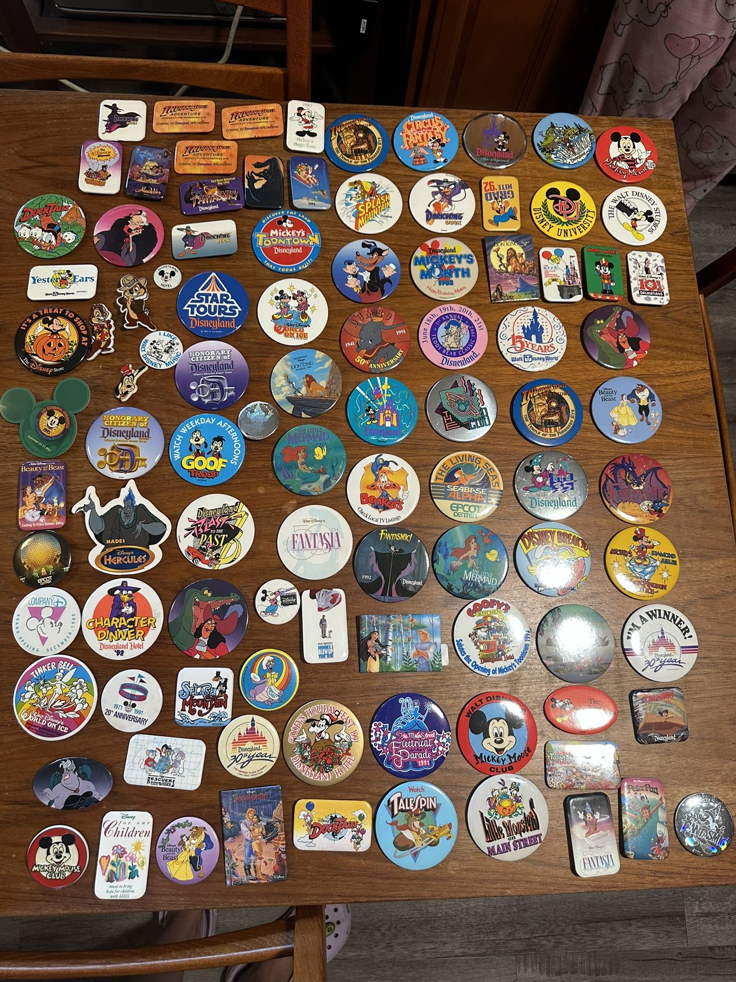 lot of 97 disney pins - disney collectible-