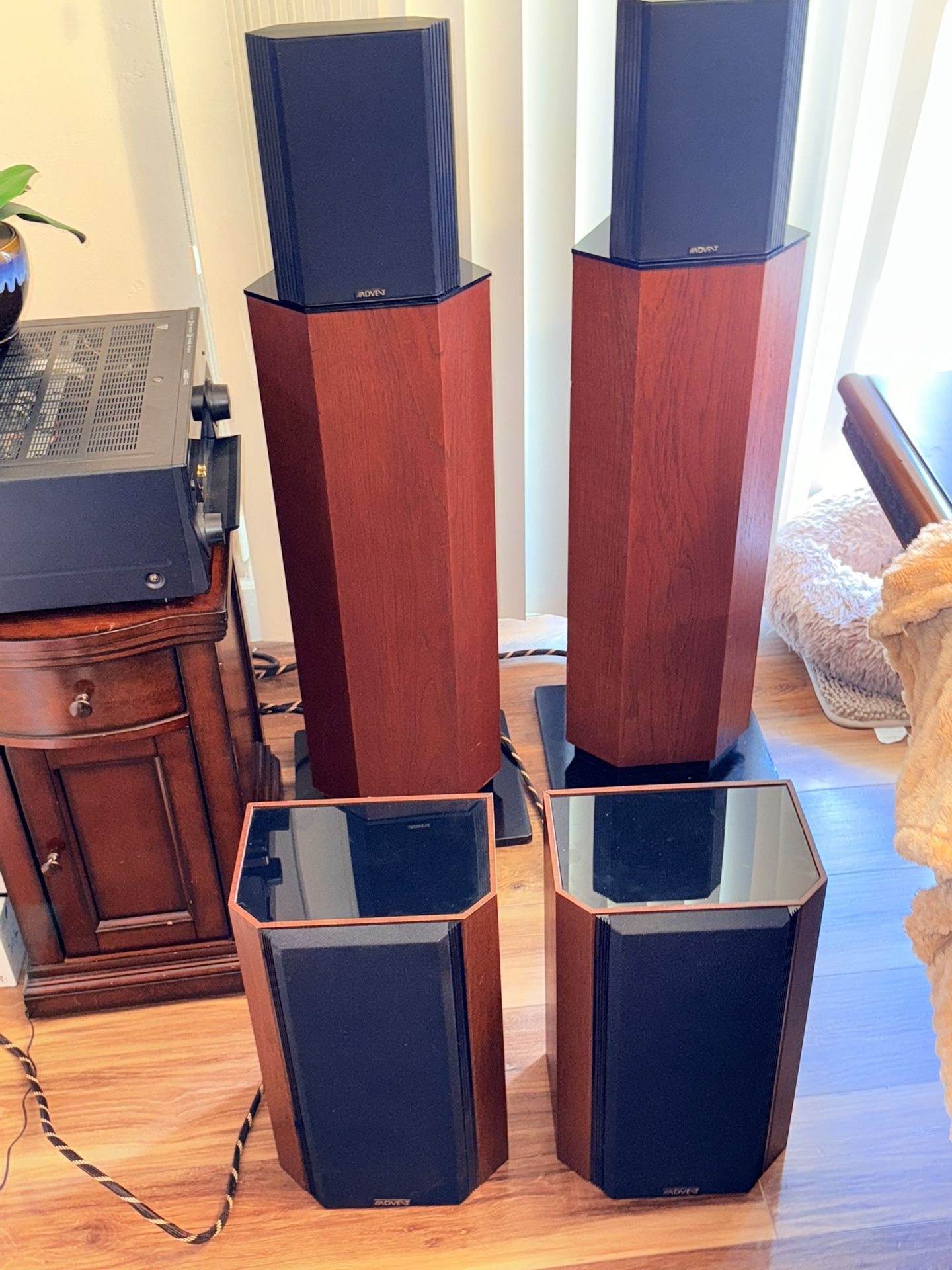 Advent New Vision Model 500 Towers, 3-way, real wood veneer.