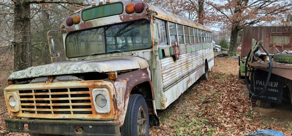 Bus (Antique)
