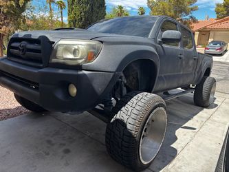 Lifted Toyota Tacoma