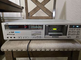 vintage JVC DD-9 stereo cassette deck from 1981.
