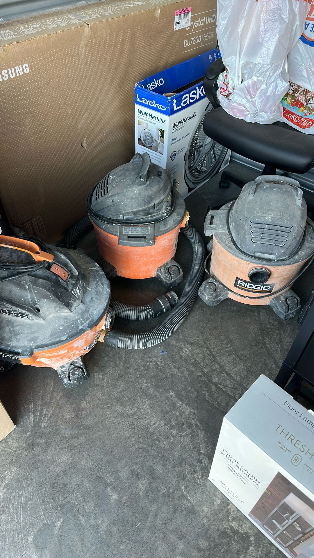 Small Rigid Vacuums 10.00 EA ONLY ONE HAS HOSE.