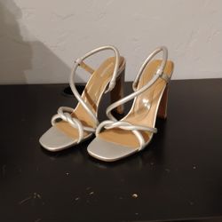 Woman's 7 Silver Strappy Heels