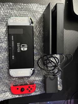 ORIGINAL NINTENDO SWITCH – LIKE NEW – EXTRA RIGHT JOY-CON – $175