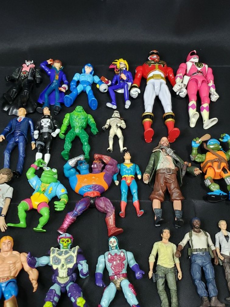 VINTAGE ACTION FIGURES