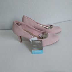 Comfort Plus- size 8 pink suede heel/shoes