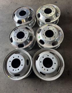 Used Ford F350 DULLY 17 Inch 8 Lugs 4 Aluminum 2 Steel