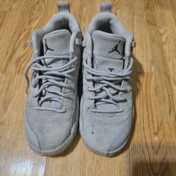Air Jordan 12 Retro Low GS Wolf Grey