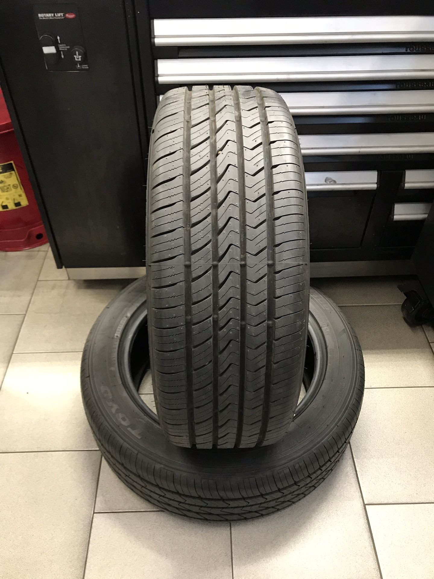 Toyo Ultra Z900 Premium Touring Tires