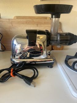 Omega Slow Masticating Juicer Chrome